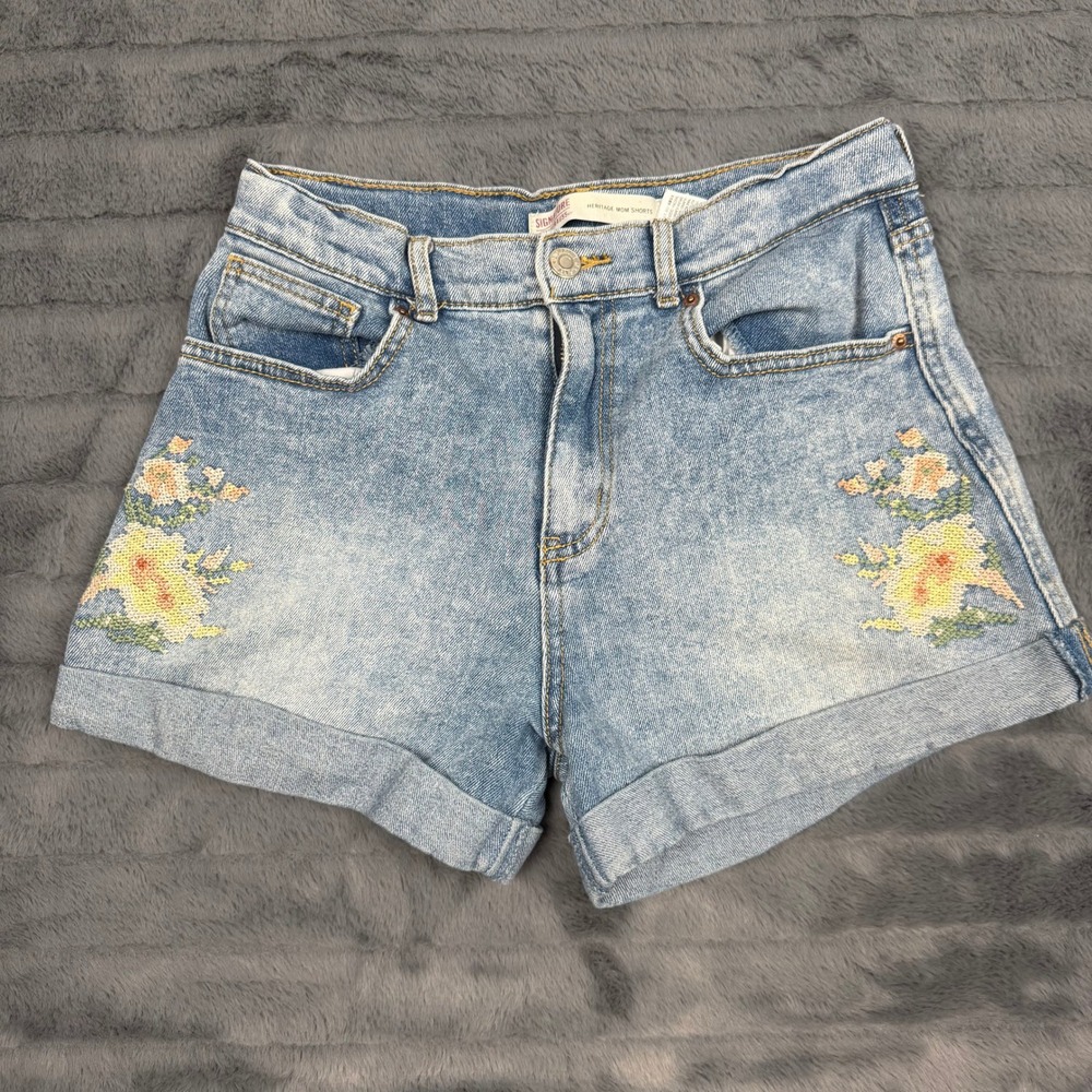 Signature by Levi Strauss Heritage Mom Shorts Floral Embroidered Light Wash 18